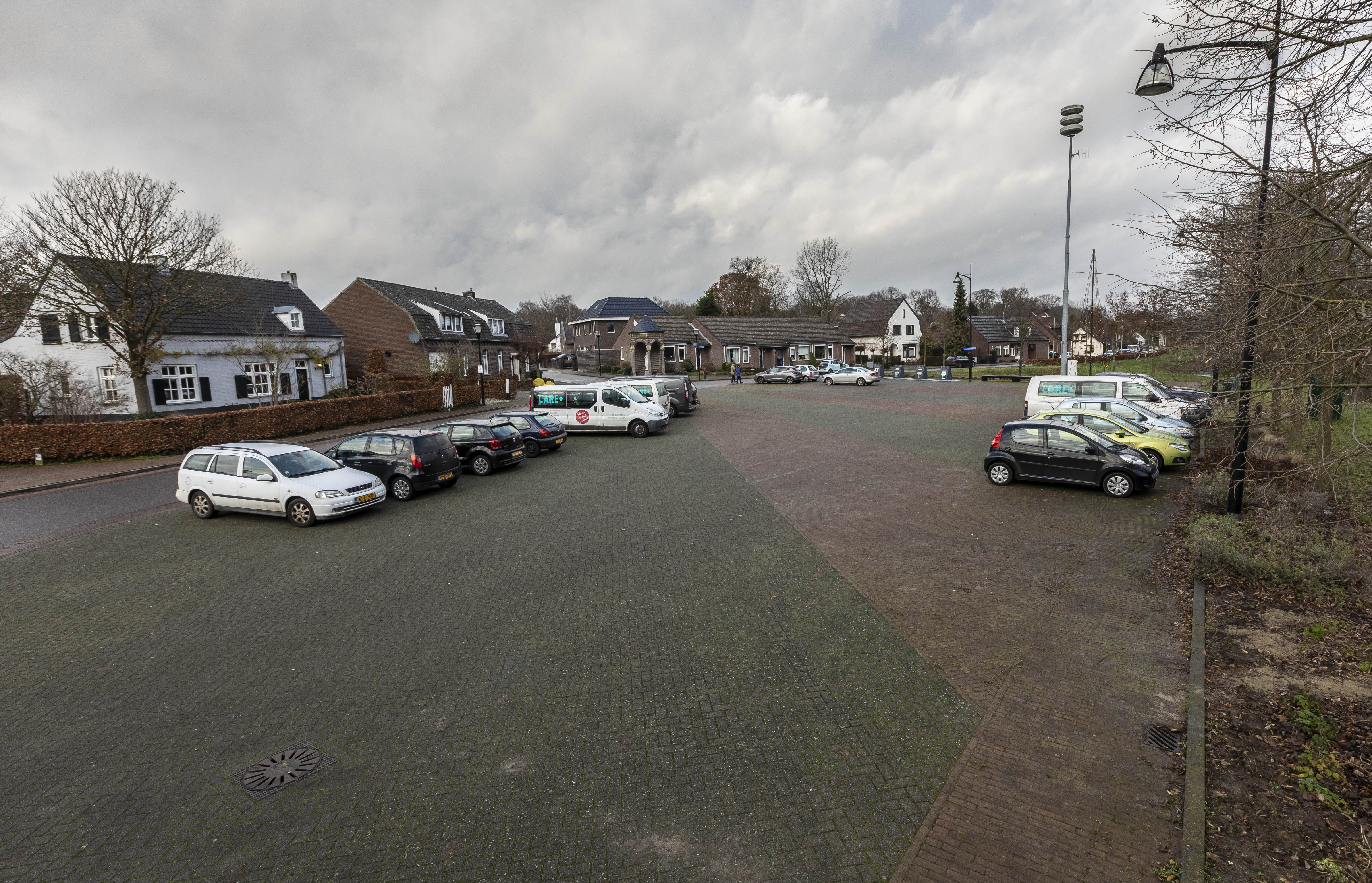 Vrees voor grotere zendmast als blikvanger op vernieuwd Herman Meddensplein in Nunhem